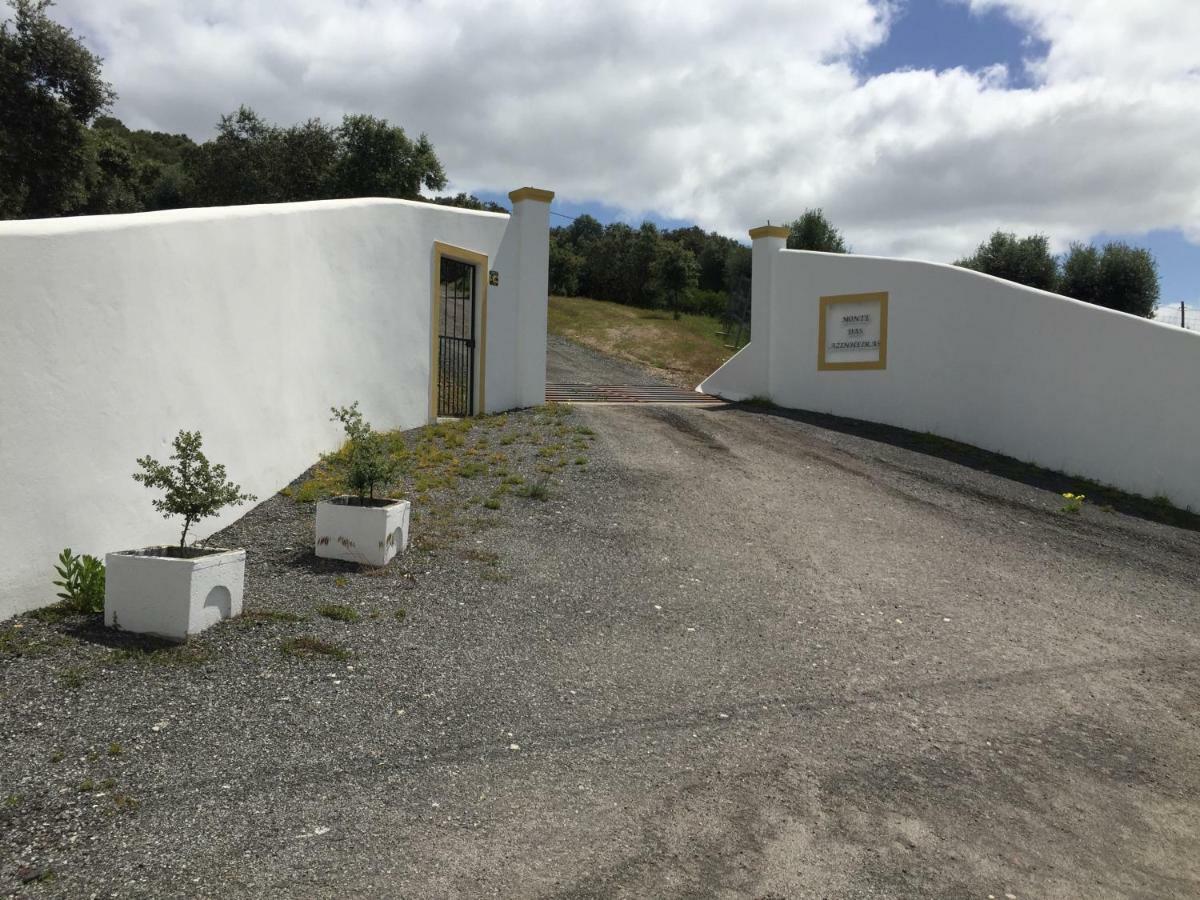 Monte Azinheiras Holiday home *